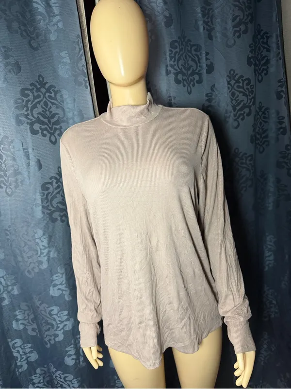 No Boundaries Long Sleeve Mock Neck Top in Taupe - Image 3