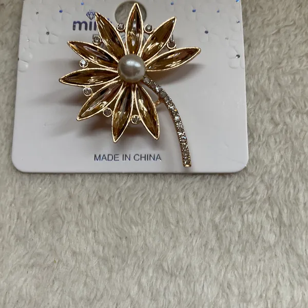 Flower Brooche Gold - Image 2