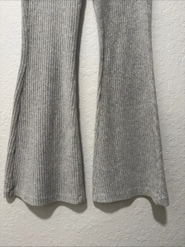 AERIE Grey Ribbed Flared Pants Size XS Short - Image 6