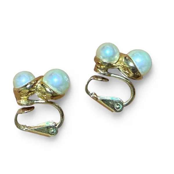 Vintage 1950s Gold-tone Clip-on Earrings Faux Pearls RMN Stamped - Image 2