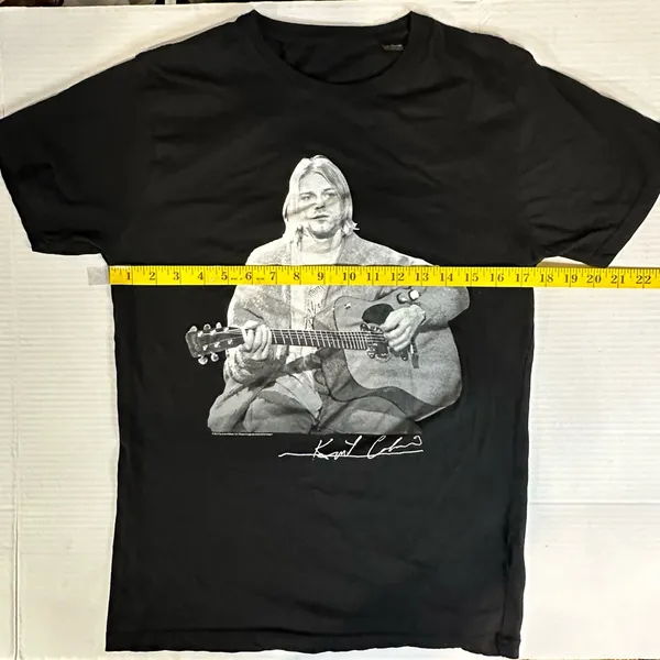 Kurt Cobain Unplugged Live W/ Guitar Signature Black‎ T-shirt Size Small - Image 2
