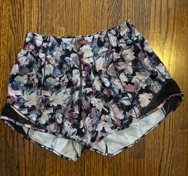 Lululemon Hotty Hot Shorts 4” - Image 2