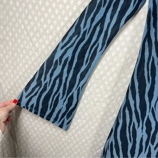 American Eagle NWT Blue‎ Zebra Print Flared Long Sleeve Dress - Image 5