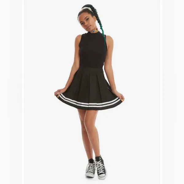 Hot Topic Black Pleated Cheer Skirt Size Large New with tag - Image 2