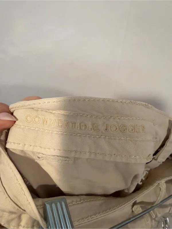 American Eagle Convertible Beige Cargo Jogger Pants with Drawstring‎ Waist - Image 3
