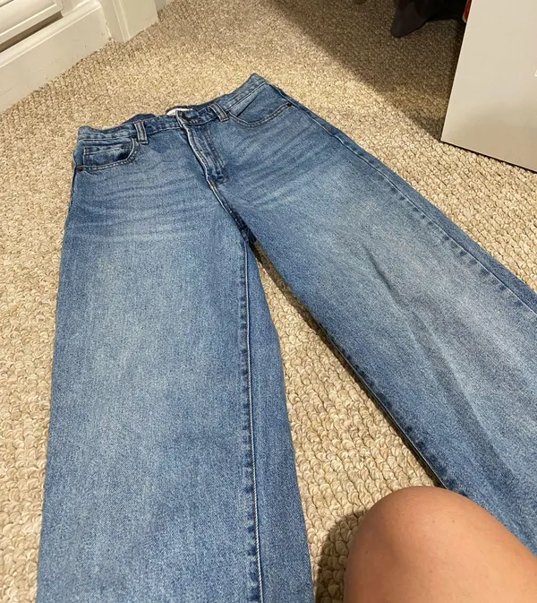 Hidden Jeans - Image 2