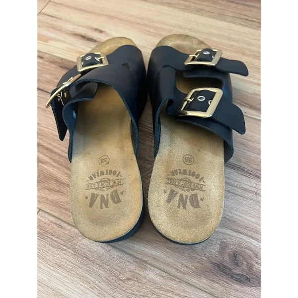 DNA Footwear Black Leather Platform Buckle Slide Sandals Gold Buckles Size 38 - Image 4