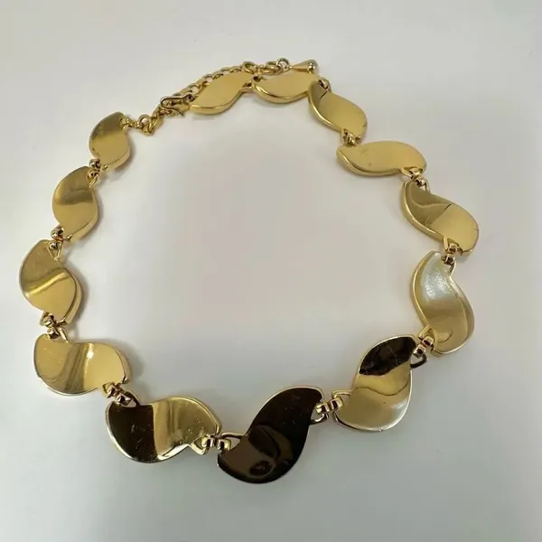 vintage monet gold tone leaf choker necklace - Image 6