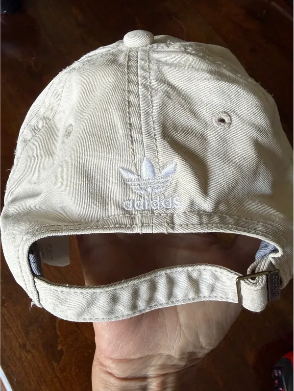 NWOT’s Adidas Classic Beige Cotton Baseball Cap with Logo - Image 4
