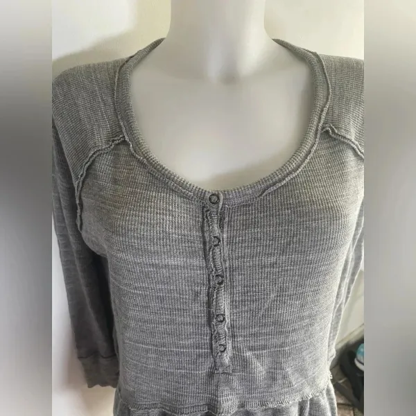 Free‎ People Coastline Thermal Henley Peplum Top Gray Marled 0019 - Image 2