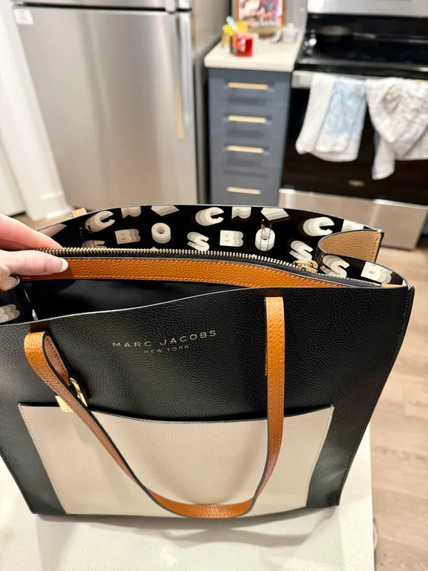 Marc Jacobs Leather Tote - Image 8