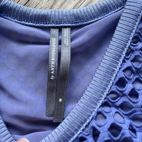 Anthropologie Women's Blue Sleeveless Eyelet Tank Top Size M - Image 3