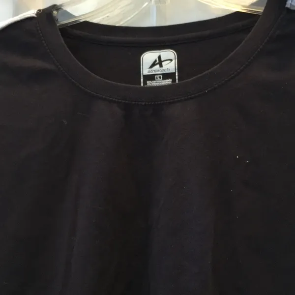 FINAL MARKDOWN Ladies athletech tee large Black - Image 3