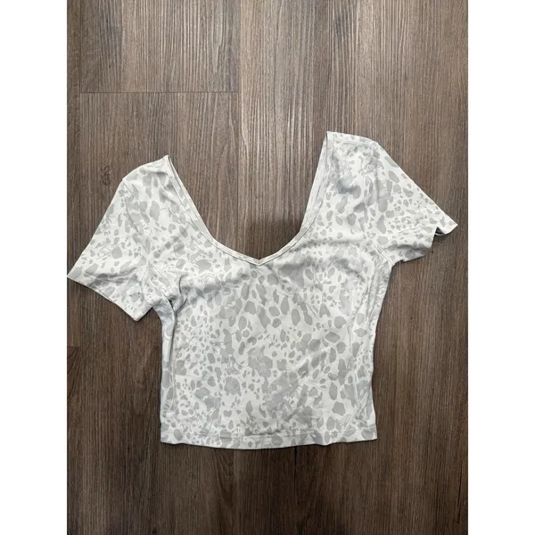 Lululemon Align Tee Nulu Size 4 Cheetah Camo Antique White Multi‎ - Image 4