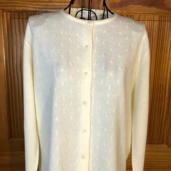 Carolyn Taylor Button Front Cardigan Sweater Cream Size Medium - Image 2