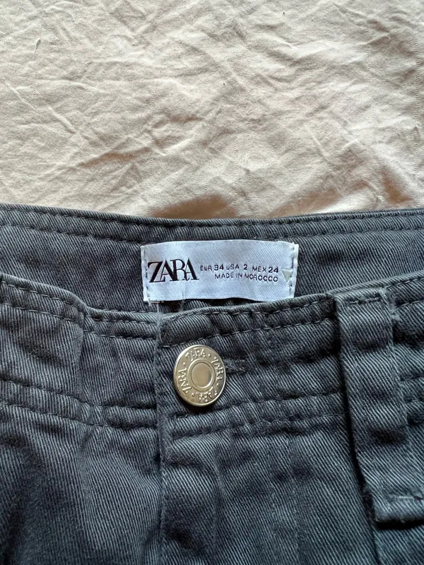 Navy Blue Zara straight leg cargo pants -great condition -pants legs are long #zara #cargopants #navyblue #pants - Image 5