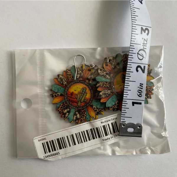 Sunflower shaped pendant drop‎ leopard pattern wooden hook earrings - Image 12
