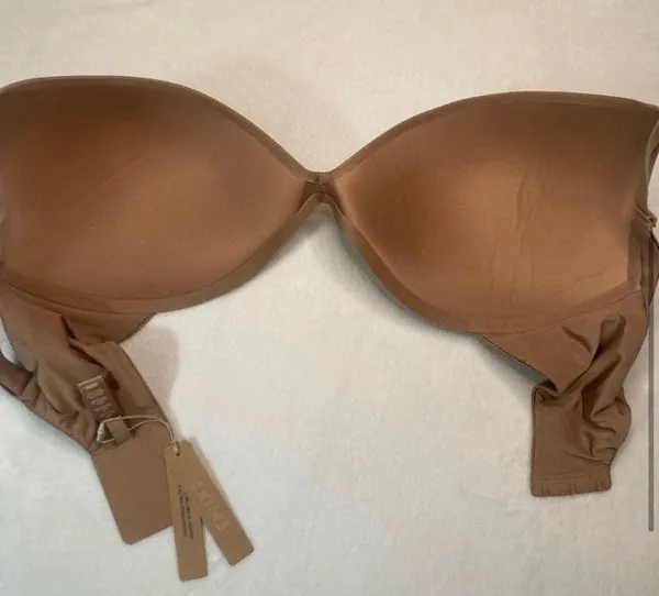 SKIMS Wireless Super Push Up - Image 4