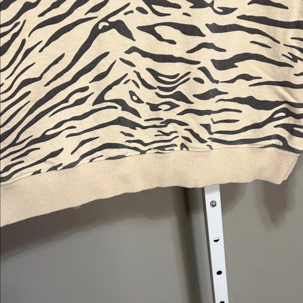 Easel S Zebra Print Sweatshirt Cream Black Animal‎ Print Cozy Trendy Lounge - Image 4