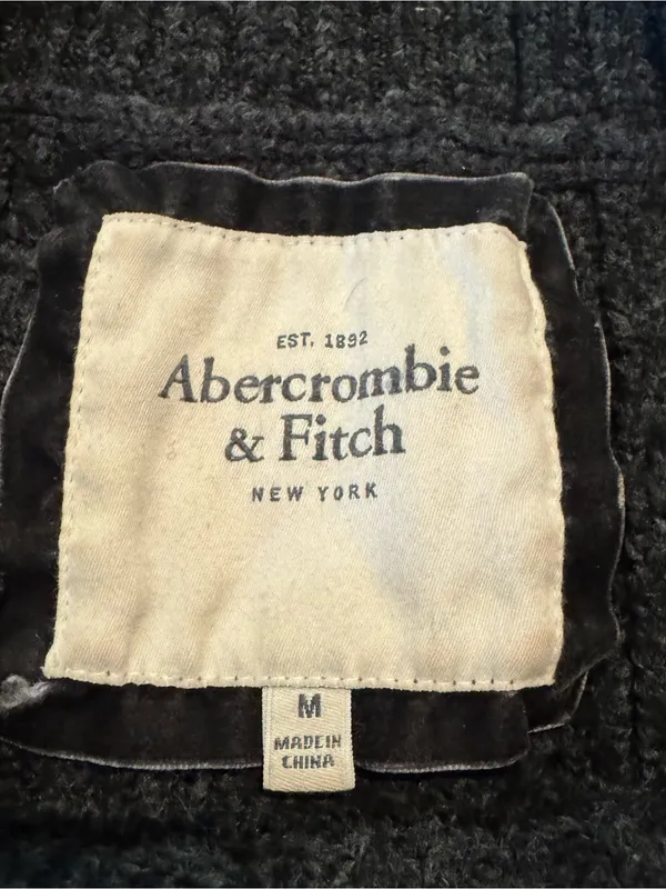 Abercrombie & Fitch Dark Gray Cable Knit Short-Sleeve Sweater - Image 4