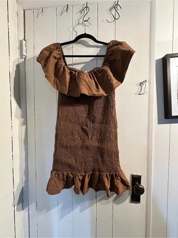 ANTHROPOLOGIE Smocked Ruffle Off-Shoulder Dress in Brown Large - Image 2