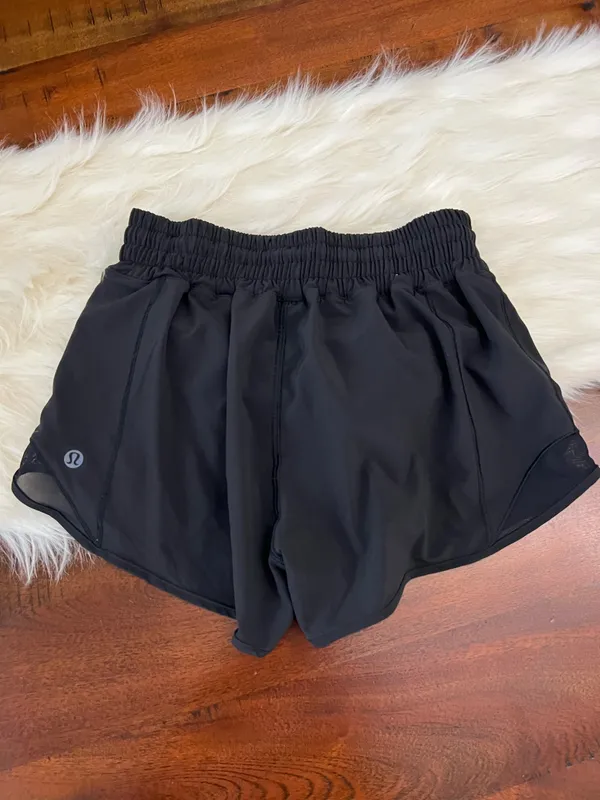 Lululemon Hotty Hot HR Shorts 2.5” Black size 2 - Image 2