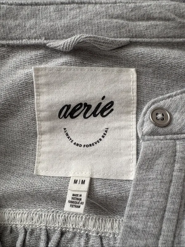 NWT Women’s aerie Light Gray Oversized Button-Down Shirt Size M - Image 2