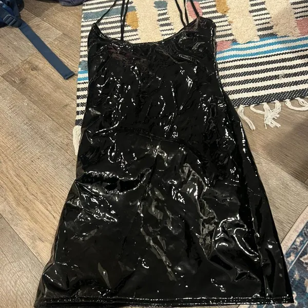 Oh polly size 4 black dress - Image 3