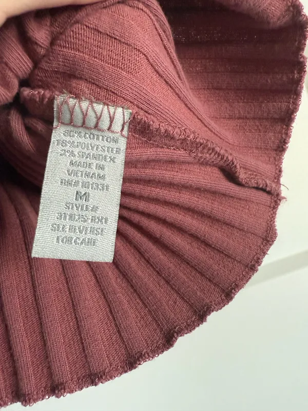Charlotte Russe Pink crop top - Image 4