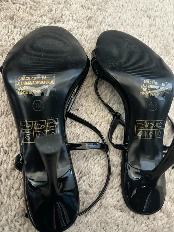 Black Patent Leather Heel Sandals - Image 4