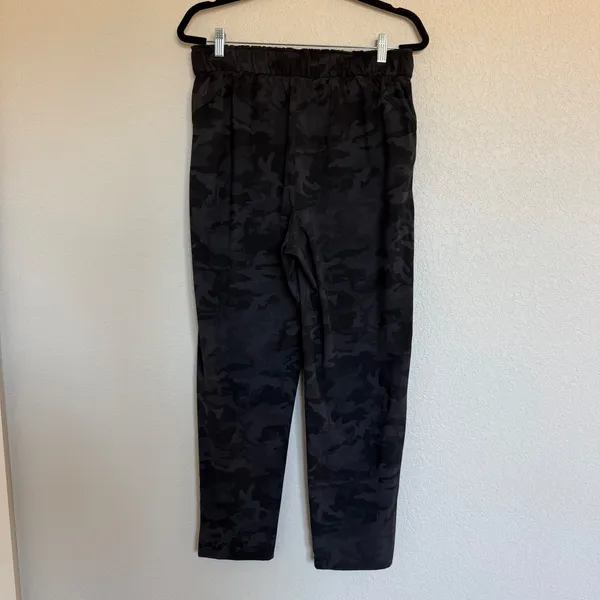 Lululemon Keep Moving 7/8 Pant High Rise Camo Deep Coal 10 Jogger Actuvewear Gym - Image 2