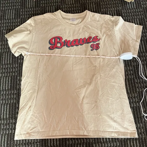 Morgan Wallen 98’ Braves Off White T Shirt Size Large EUC Two Sided - Image 2