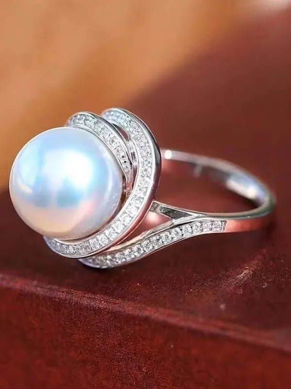 New Fashion Ring Size 7. White - Image 2