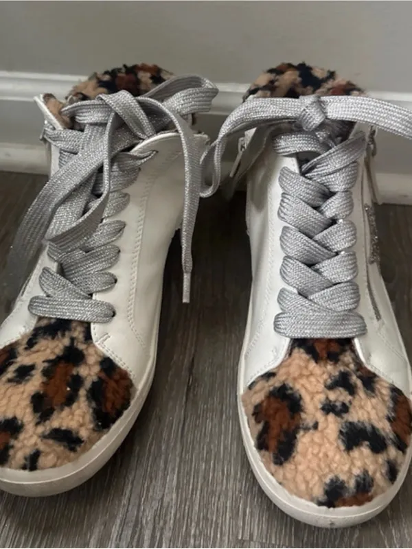 UNIONBAY White High-Top Sneakers with Leopard Faux Fur and Silver Star - Image 2