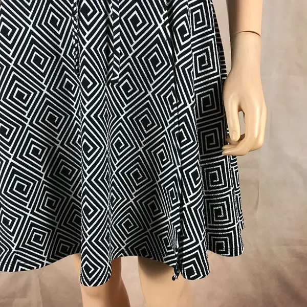 SMAK PARLOUR Black/White Geometric Faux Wrap Dress SMALL - Image 8