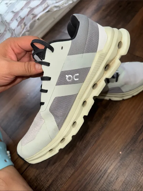 On Cloudrunner running sneakers in the Frost/Aloe colorway - Image 7