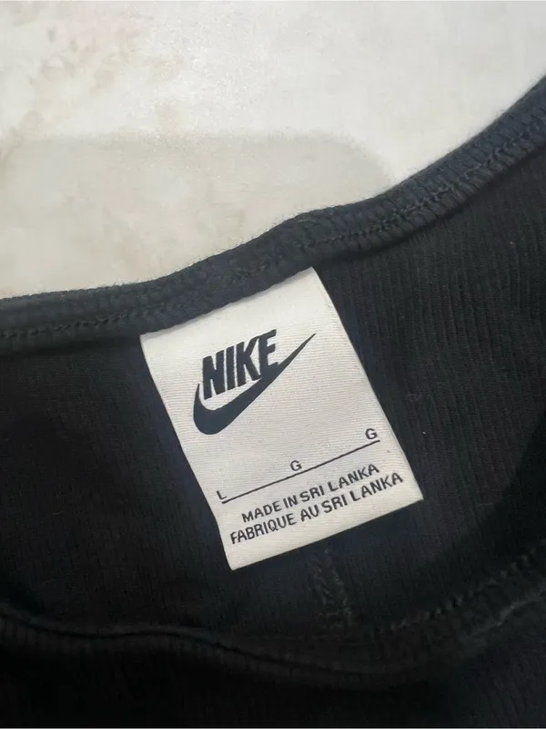 Nike Air Black Cropped Tank Top Size Large - Image 4