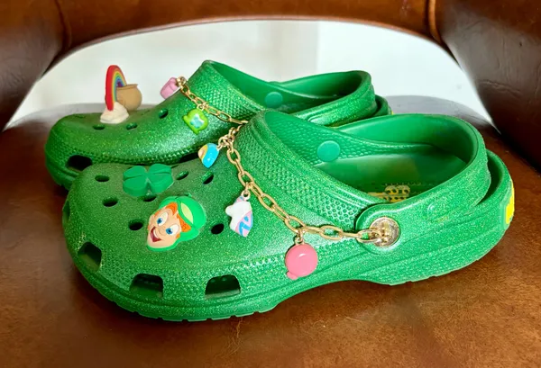 Lucky Charms Crocs sz J 6 Sparkle Green Clog Classic Marshmallow Charms jibbits - Image 4