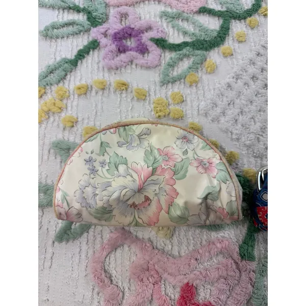 Vintage Floral Cosmetic Bag and Patchwork Kiss Lock Coin‎ Purse Set 2pc - Image 3