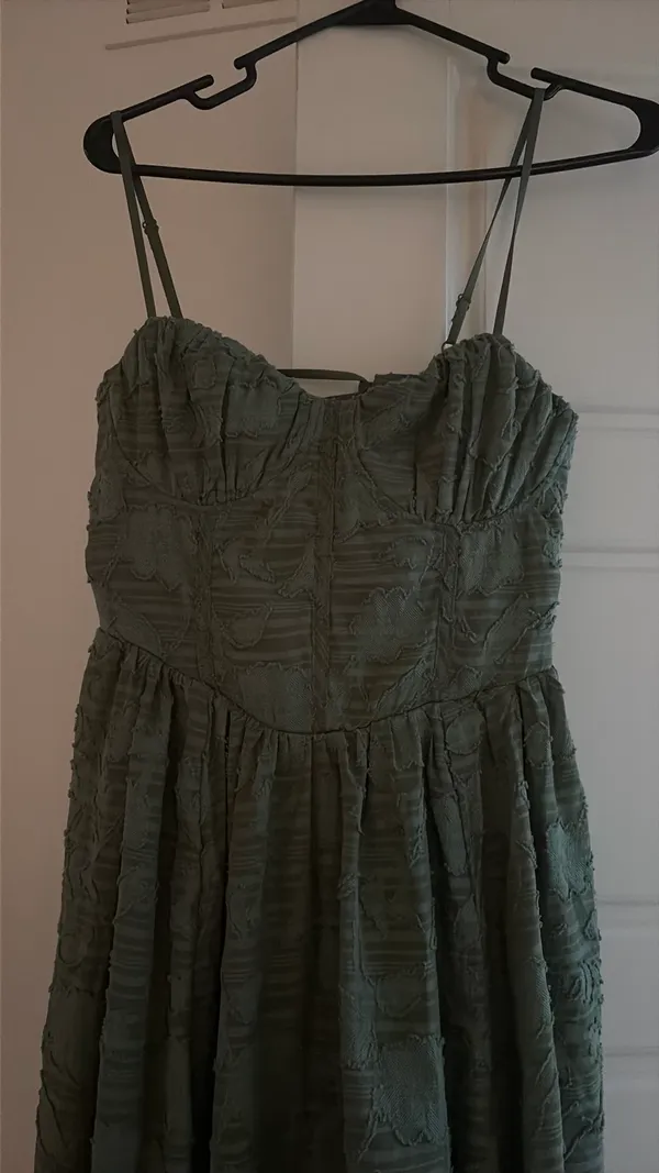 Jessica Simpson Green midi dress - Image 5