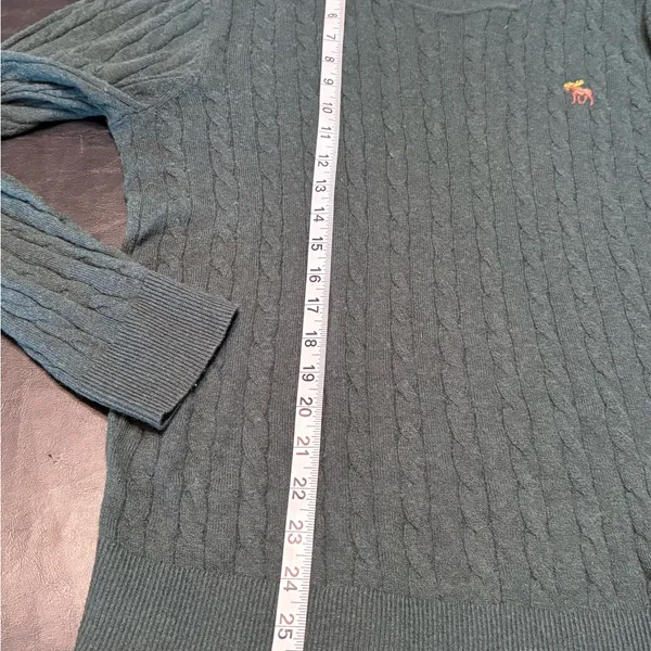 Abercrombie & Fitch Dark Green Cable Knit Sweater size Medium. - Image 10