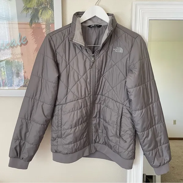 The North Face Monarch Quilted Puffer Jacket in Grey Women’s Medium - Image 2