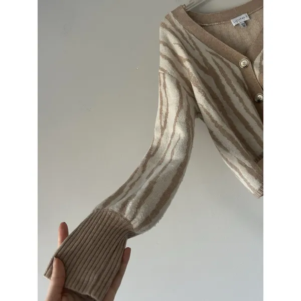 Lucy Paris Zebra Patterned Tan & Cream Cropped Cardigan Size Medium Soft Cozy - Image 9
