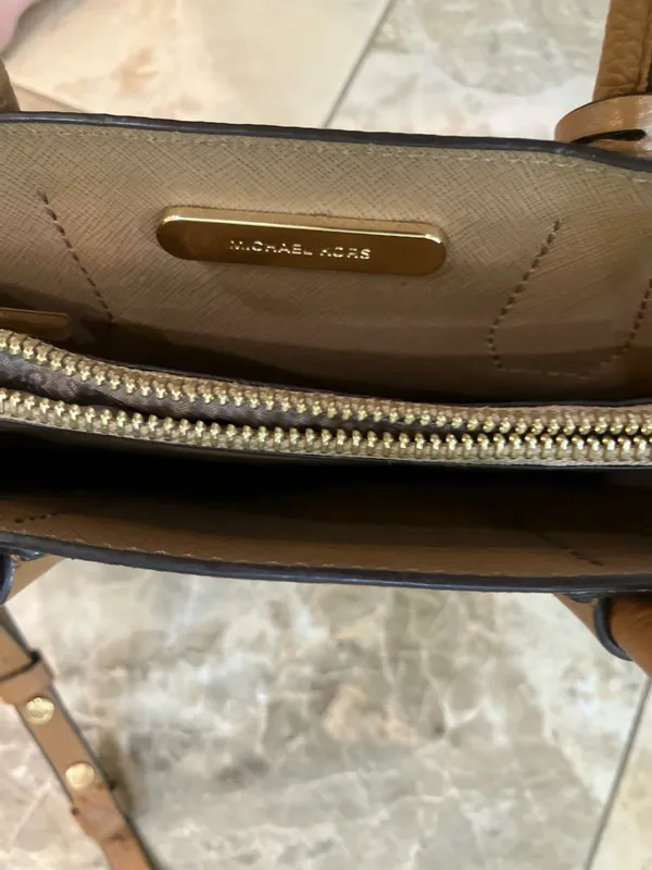 MICHAEL MICHAEL KORS. Mercer Medium Pebbled Leather Crossbody Bag - Image 7