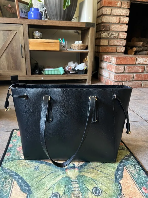 Michael Kors Black Saffiano Tote with Gold-Tone MK Charm - Image 5