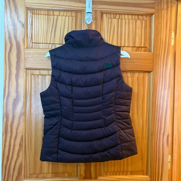 The North Face Size Medium 550-Filled Purple Vest - Image 3