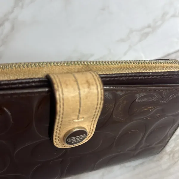 Coach Women's Patent Leather Accordion Zip Wallet Brown OS - Image 4