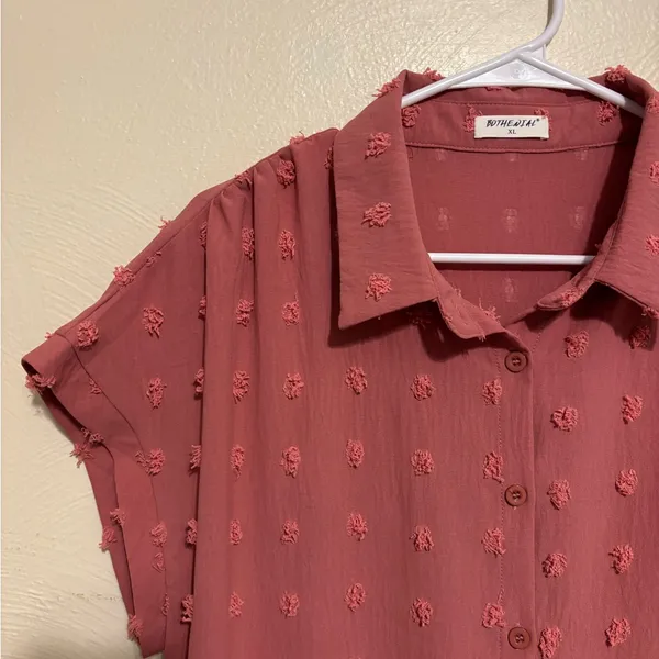 Dusty Rose Textured Swiss Dot Button Front Blouse Size XL - Image 6