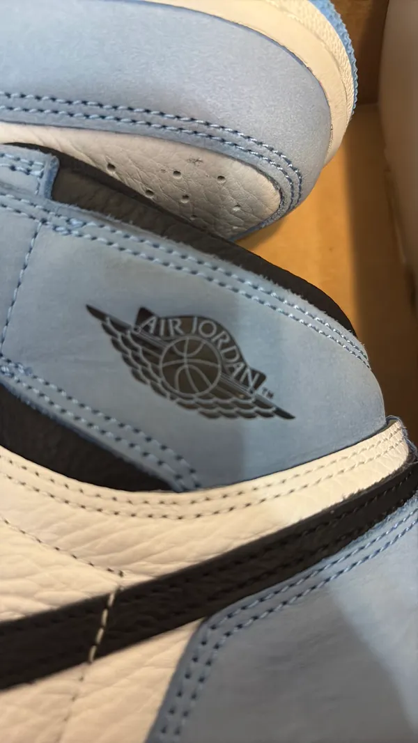 Air Jordan 1 Retro High OG University Blue - Image 9