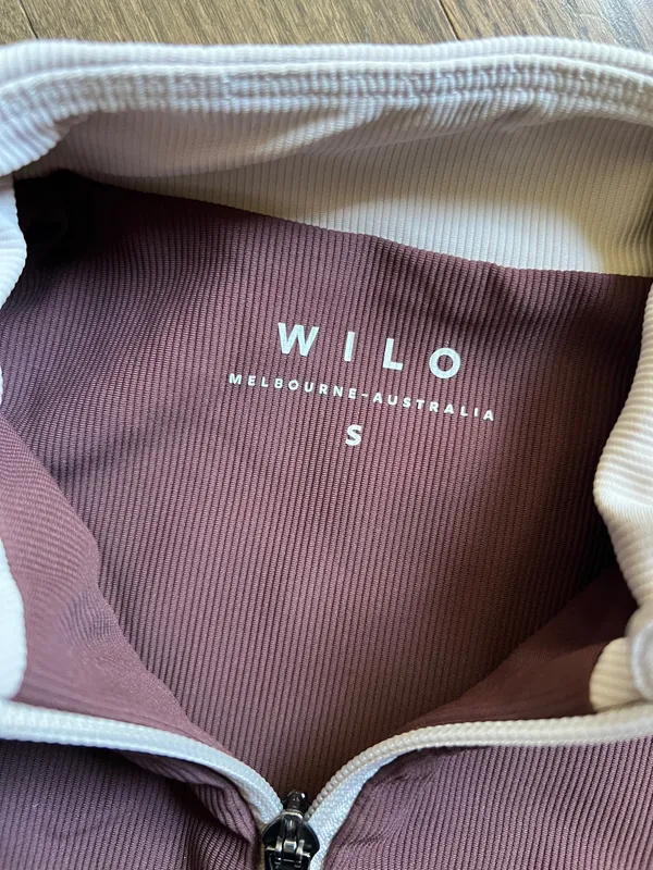 Wilo The Label athletic crop top 1/2 zip sports bra size small - Image 2